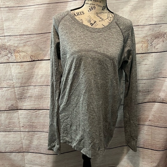 Lululemon Swiftly Tech Crew Top Long Sleeve Size 12 Seamless Running Hip Length - Picture 2 of 10
